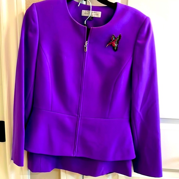 EUC Tahari Arthur Levine size Petite 8 Royal Purple Skirt with jacket - Picture 3 of 5